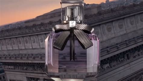 what does mon paris smell like